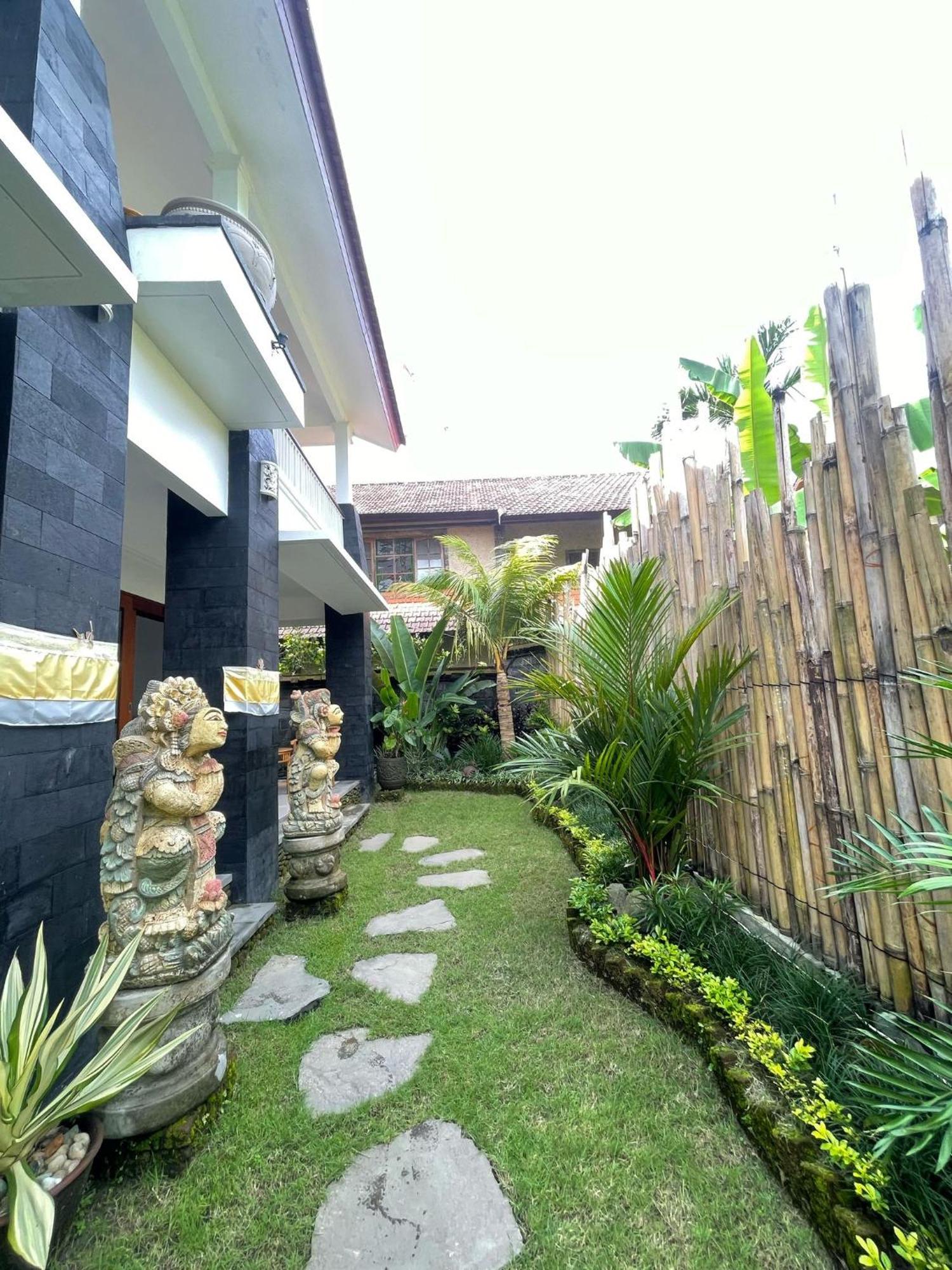 Nugraha Guest House 2 Убуд Экстерьер фото